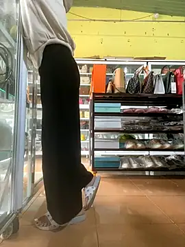 Snapshot of Rosa_998 chatting on December 5, 2024, 8:44 am Rosa 998 online show from December 5, 2024, 8:44 am