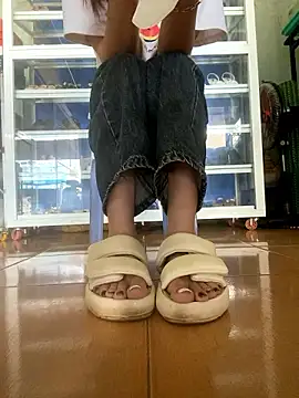 Snapshot of Rosa_998 chatting on December 6, 2024, 1:51 am Rosa 998 online show from December 6, 2024, 1:51 am