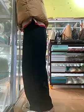 Snapshot of Rosa_998 chatting on December 16, 2024, 12:48 am Rosa 998 online show from December 16, 2024, 12:48 am