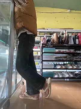 Snapshot of Rosa_998 chatting on December 18, 2024, 1:26 am Rosa 998 online show from December 18, 2024, 1:26 am