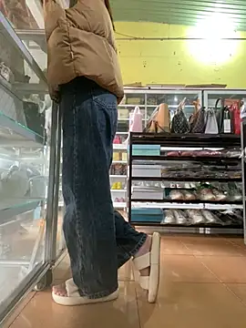 Snapshot of Rosa_998 chatting on December 23, 2024, 12:57 am Rosa 998 online show from December 23, 2024, 12:57 am