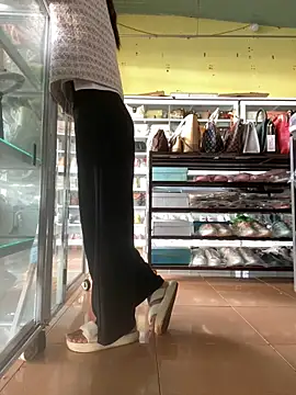 Snapshot of Rosa_998 chatting on December 27, 2024, 1:00 am Rosa 998 online show from December 27, 2024, 1:00 am