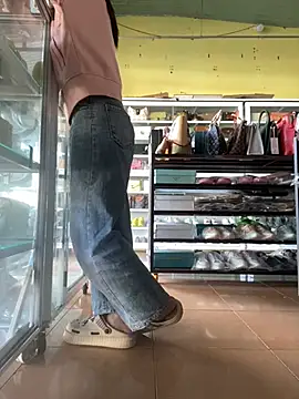 Snapshot of Rosa_998 chatting on January 2, 2025, 1:17 am Rosa 998 online show from January 2, 2025, 1:17 am