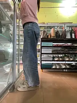 Snapshot of Rosa_998 chatting on January 2, 2025, 9:33 am Rosa 998 online show from January 2, 2025, 9:33 am