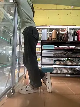 Snapshot of Rosa_998 chatting on January 5, 2025, 8:32 am Rosa 998 online show from January 5, 2025, 8:32 am