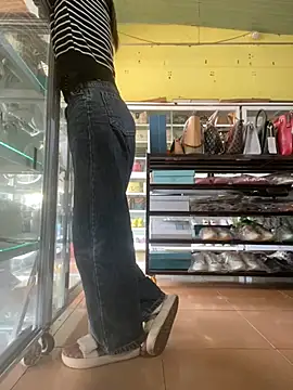 Snapshot of Rosa_998 chatting on January 6, 2025, 9:30 am Rosa 998 online show from January 6, 2025, 9:30 am