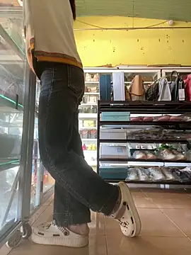 Snapshot of Rosa_998 chatting on January 13, 2025, 9:19 am Rosa 998 online show from January 13, 2025, 9:19 am