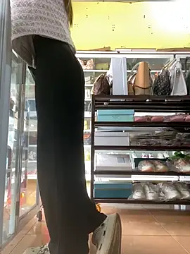 Snapshot of Rosa_998 chatting on January 15, 2025, 8:41 am Rosa 998 online show from January 15, 2025, 8:41 am