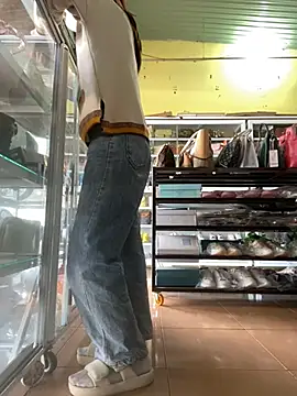 Snapshot of Rosa_998 chatting on January 18, 2025, 1:30 am Rosa 998 online show from January 18, 2025, 1:30 am