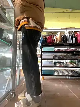 Snapshot of Rosa_998 chatting on January 19, 2025, 1:43 am Rosa 998 online show from January 19, 2025, 1:43 am