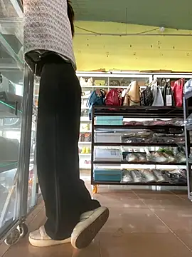 Snapshot of Rosa_998 chatting on January 20, 2025, 12:57 am Rosa 998 online show from January 20, 2025, 12:57 am