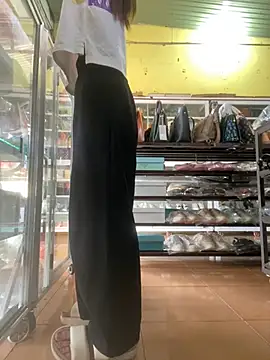 Snapshot of Rosa_998 chatting on January 24, 2025, 9:28 am Rosa 998 online show from January 24, 2025, 9:28 am