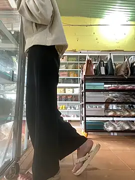 Snapshot of Rosa_998 chatting on January 28, 2025, 1:18 am Rosa 998 online show from January 28, 2025, 1:18 am