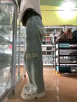 Snapshot of Rosa_998 chatting on February 11, 2025, 2:03 am Rosa 998 online show from February 11, 2025, 2:03 am