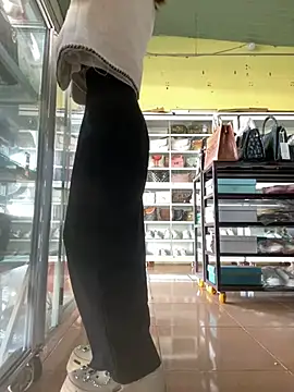 Snapshot of Rosa_998 chatting on February 13, 2025, 1:19 am Rosa 998 online show from February 13, 2025, 1:19 am