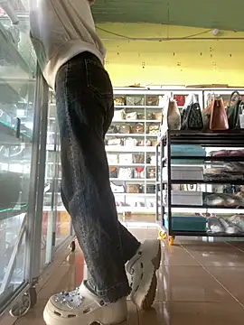 Snapshot of Rosa_998 chatting on March 1, 2025, 1:22 am Rosa 998 online show from March 1, 2025, 1:22 am