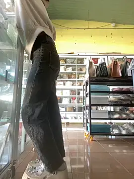 Snapshot of Rosa_998 chatting on March 2, 2025, 1:47 am Rosa 998 online show from March 2, 2025, 1:47 am