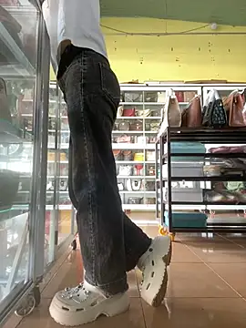 Snapshot of Rosa_998 chatting on March 4, 2025, 1:23 am Rosa 998 online show from March 4, 2025, 1:23 am