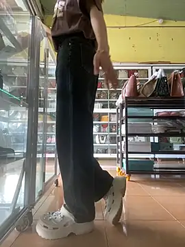 Snapshot of Rosa_998 chatting on March 7, 2025, 1:31 am Rosa 998 online show from March 7, 2025, 1:31 am