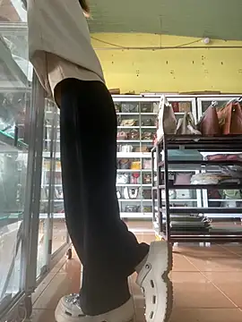 Snapshot of Rosa_998 chatting on March 11, 2025, 1:05 am Rosa 998 online show from March 11, 2025, 1:05 am