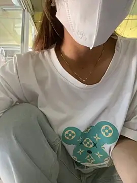 Snapshot of Rosa_998 chatting on March 13, 2025, 1:32 am Rosa 998 online show from March 13, 2025, 1:32 am