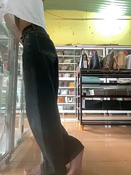 Snapshot of Rosa_998 chatting on March 18, 2025, 1:53 am Rosa 998 online show from March 18, 2025, 1:53 am