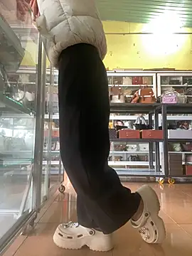 Snapshot of Rosa_998 chatting on March 22, 2025, 1:11 am Rosa 998 online show from March 22, 2025, 1:11 am