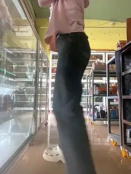 Snapshot of Rosa_998 chatting on September 12, 2025, 1:06 am Rosa 998 online show from September 12, 2025, 1:06 am