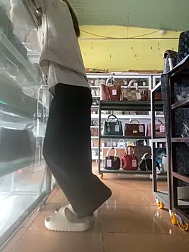 Snapshot of Rosa_998 chatting on September 22, 2025, 12:56 am Rosa 998 online show from September 22, 2025, 12:56 am