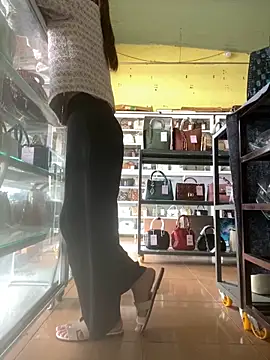 Snapshot of Rosa_998 chatting on September 29, 2025, 1:22 am Rosa 998 online show from September 29, 2025, 1:22 am