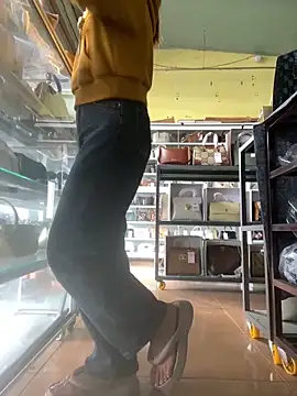 Snapshot of Rosa_998 chatting on October 8, 2025, 1:25 am Rosa 998 online show from October 8, 2025, 1:25 am