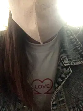 Snapshot of Rosa_998 chatting on October 16, 2025, 2:56 am Rosa 998 online show from October 16, 2025, 2:56 am