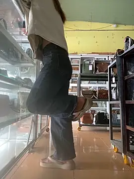 Snapshot of Rosa_998 chatting on October 27, 2025, 1:42 am Rosa 998 online show from October 27, 2025, 1:42 am