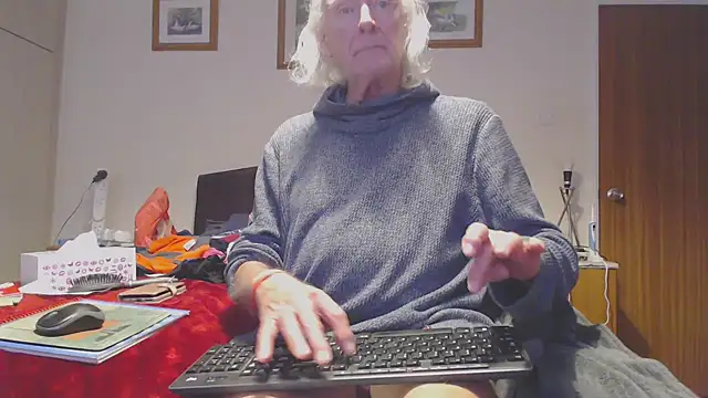 WaverlyKernow online show from October 18, 2025, 12:17 pm