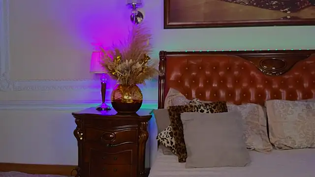 Real Tini online show from November 8, 2025, 6:13 am