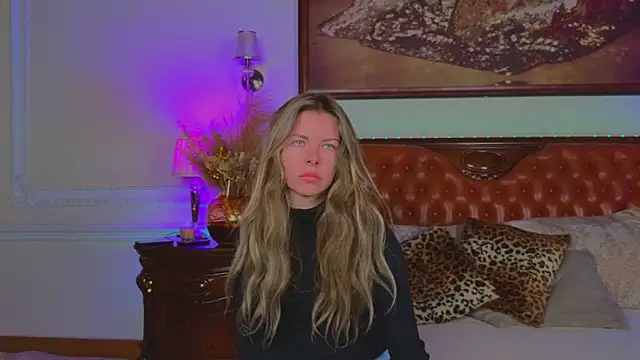 Real Tini online show from November 15, 2025, 6:22 am