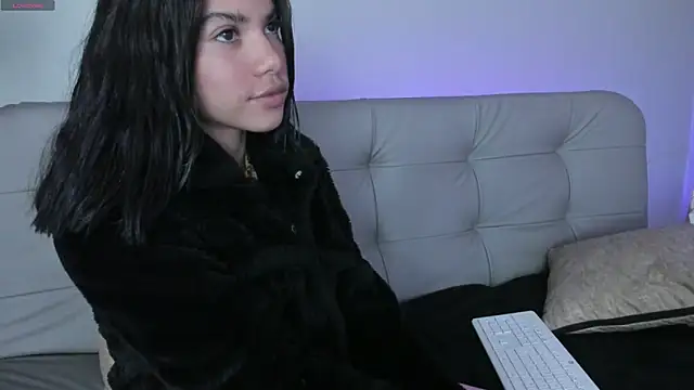 were-Naughty online show from December 16, 2024, 7:32 pm