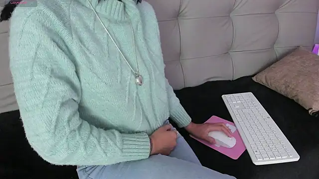 were-Naughty online show from January 7, 2025, 4:27 pm