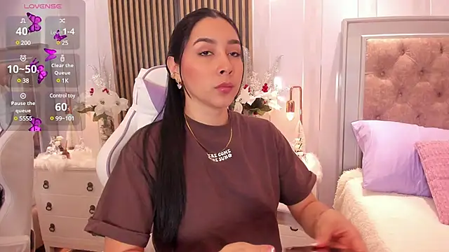Snapshot of Charlotte_Shelby chatting on January 23, 2025, 11:58 am Charlotte Shelby online show from January 23, 2025, 11:58 am