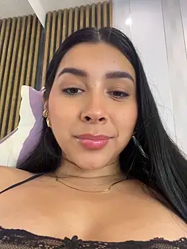 Snapshot of Charlotte_Shelby chatting on February 8, 2025, 10:40 pm Charlotte Shelby online show from February 8, 2025, 10:40 pm