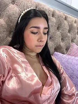 Snapshot of Charlotte_Shelby chatting on February 28, 2025, 2:53 pm Charlotte Shelby online show from February 28, 2025, 2:53 pm