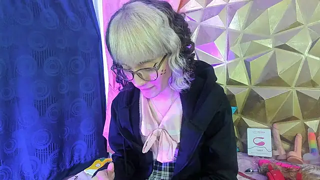 neeko princes online show from December 7, 2024, 3:19 pm