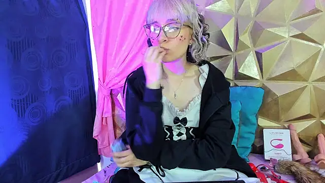 neeko princes online show from December 10, 2024, 3:22 pm