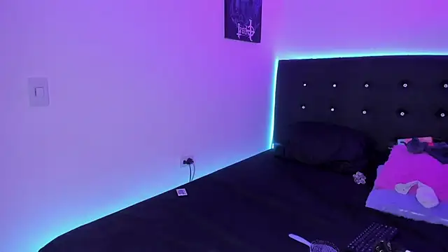 sweett dirty online show from June 22, 2026, 2:03 pm