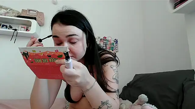 chunliklk online show from September 18, 2025, 4:31 pm