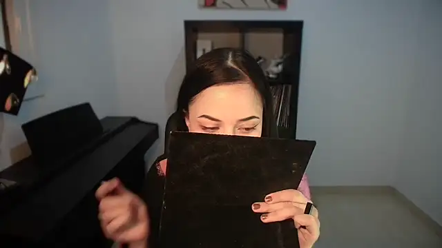 Windy butterfly online show from October 3, 2025, 4:48 pm