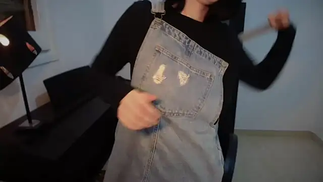 Windy butterfly online show from October 12, 2025, 6:40 pm