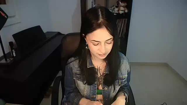 Windy butterfly online show from October 18, 2025, 5:35 pm