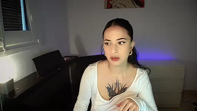 Windy butterfly online show from December 2, 2025, 8:30 am