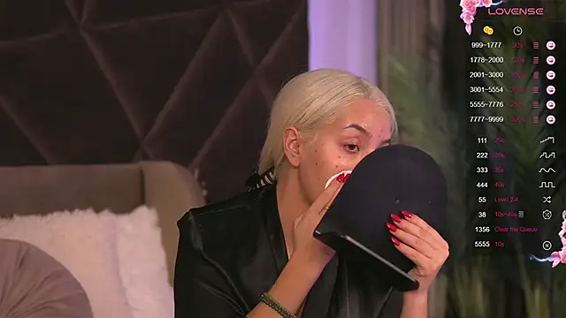 VictoriaMorrone online show from February 6, 2025, 12:00 am